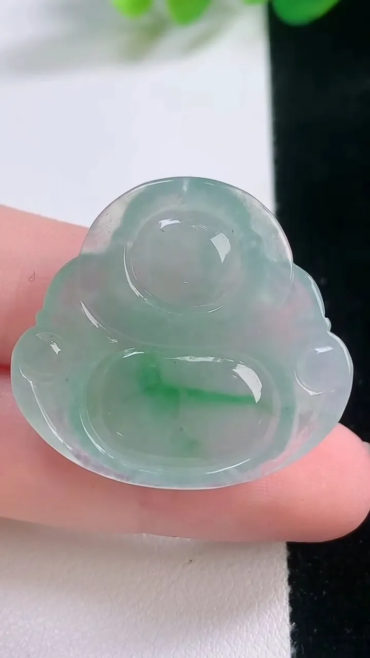 天然A货翡翠佛公吊坠，尺寸29.3-31.4-5.9，重量:9.01g
11月28日