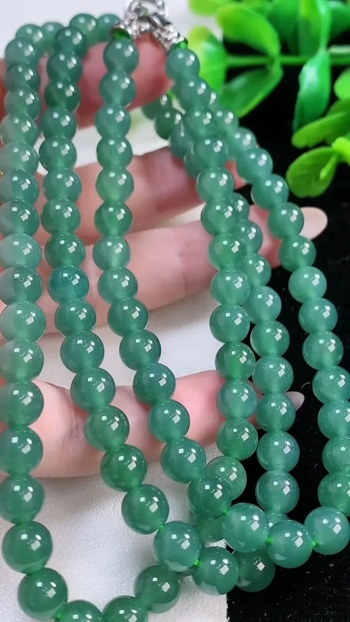 天然A货翡翠圆珠项链，尺寸 6.8-108 颗，重:59.00g
11月28日