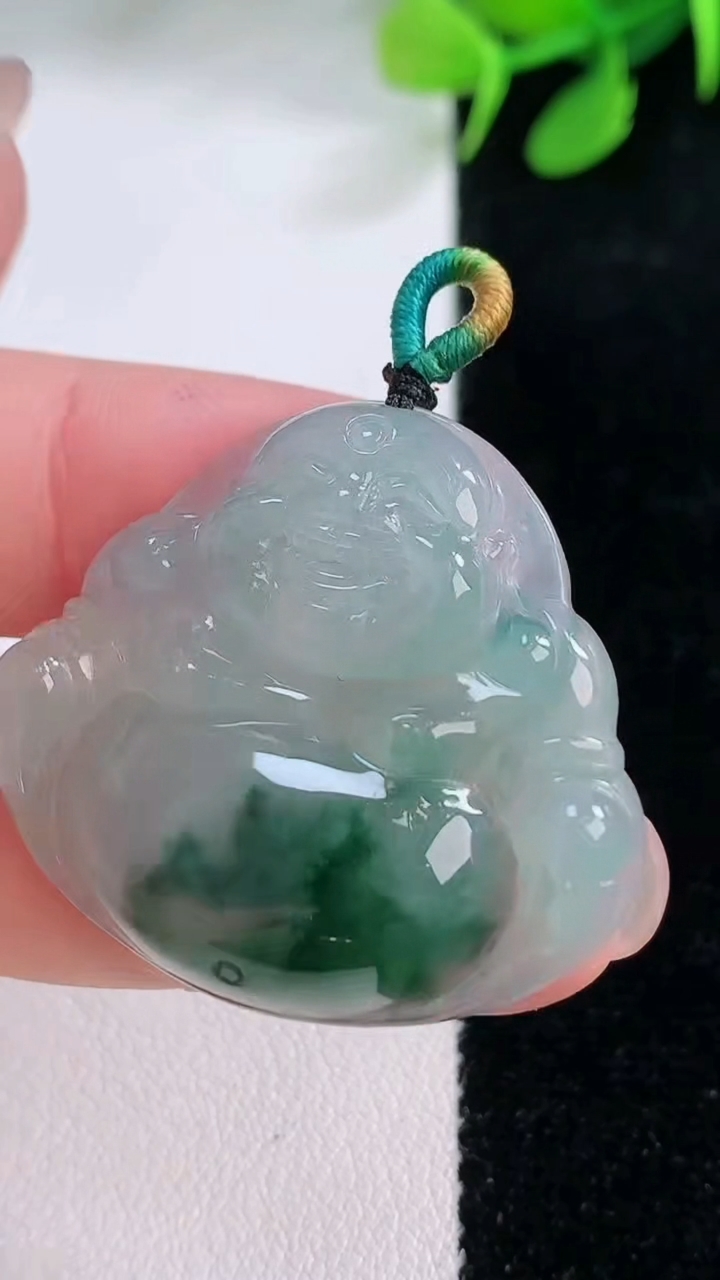 天然A货翡翠飘花佛公吊坠，尺寸30.5-34.5-5.9，重量:9.40g
11月28日