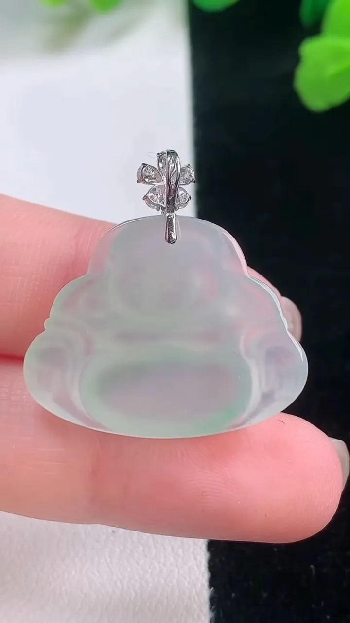 天然A货翡翠佛公吊坠，尺寸21.2-26.7-4.7，重量:4.47g
11月28日