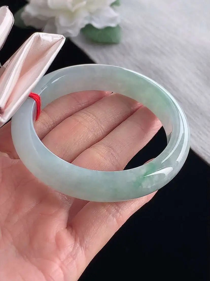 a货翡翠老坑冰种飘绿正装正圈手镯54-55圈口  尺寸54×11.5×8mm 1127