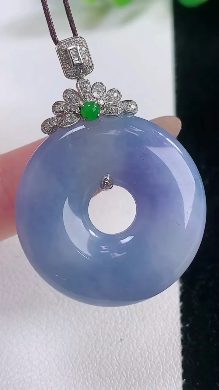 天然A货翡翠18K金紫罗兰平安环吊坠，尺寸29.4-6.2，重量:12.41g
11月28日