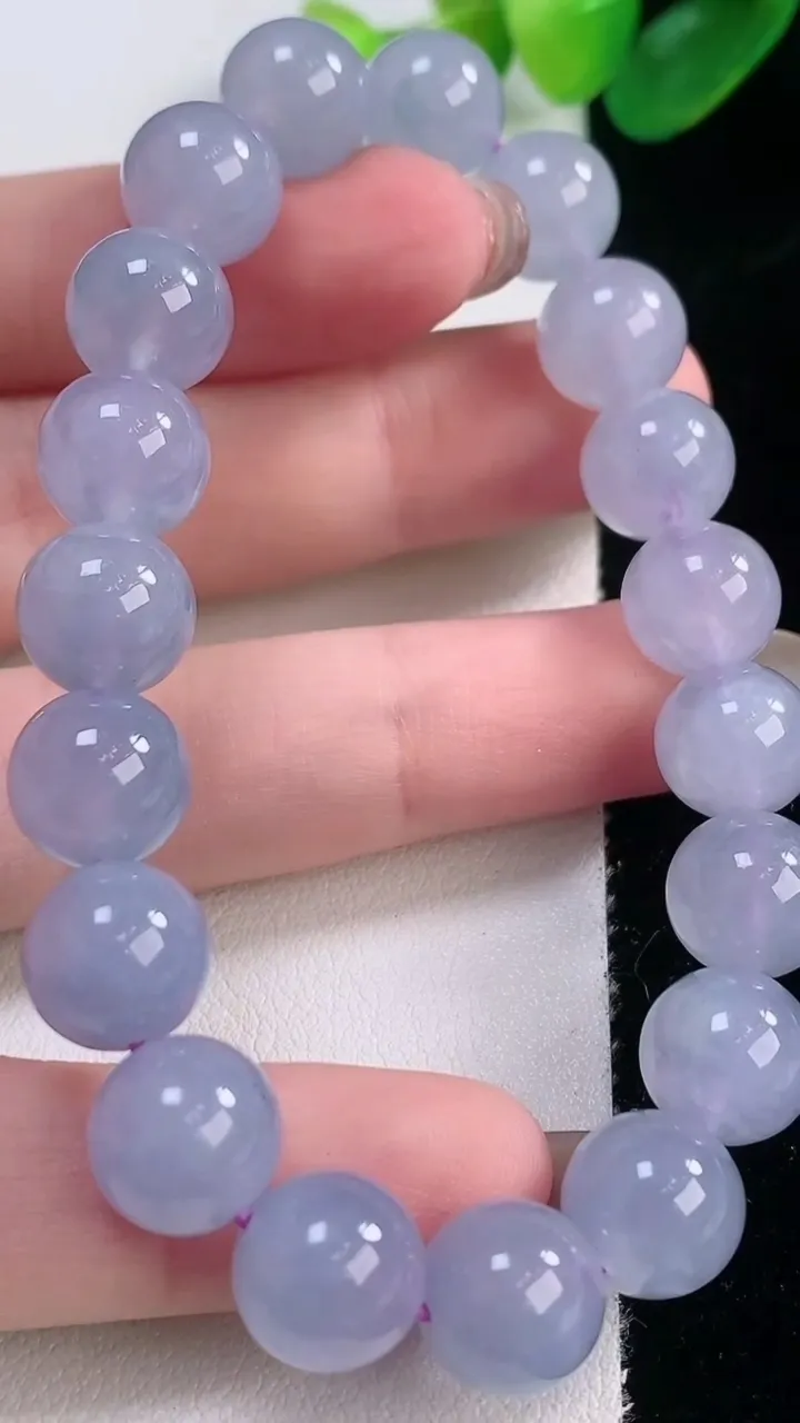 天然A货翡翠紫罗兰圆珠手串，尺寸9.7-19颗，重量:32.42g11月28日
工厂直销收藏佳品,种好水足，色泽均匀，有种有色，上手高大气！