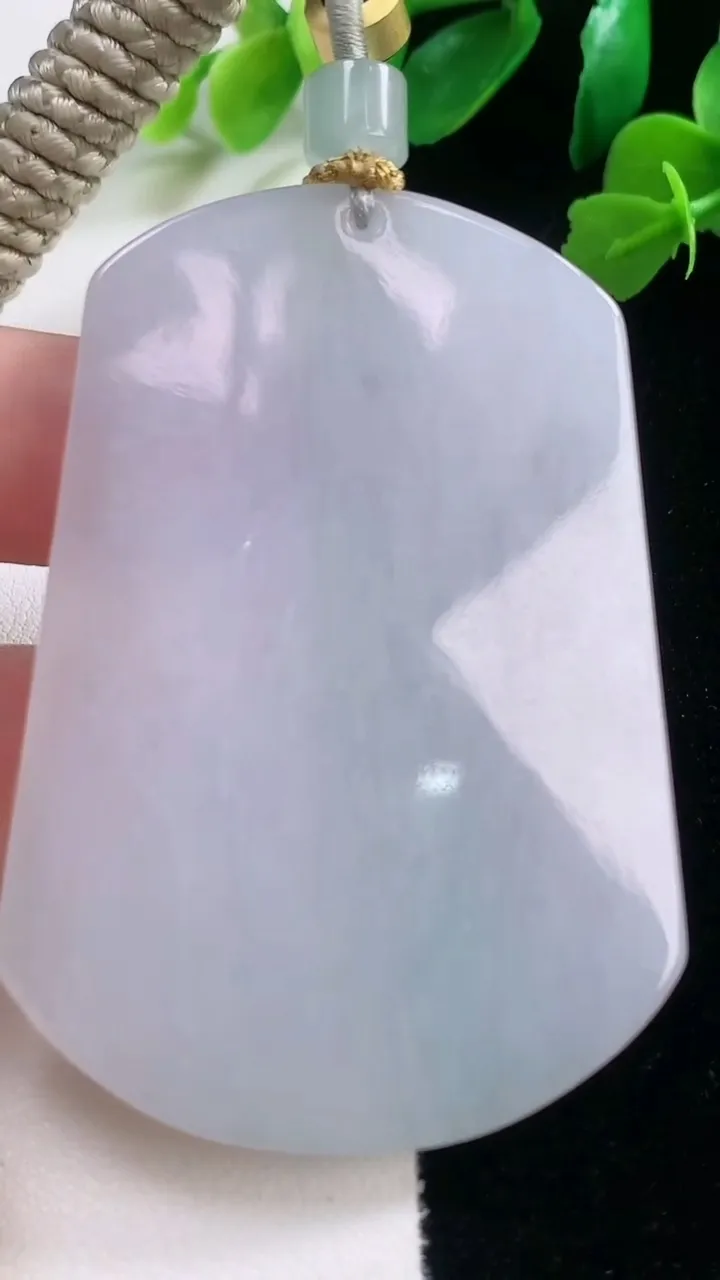 天然A货翡翠紫罗兰普贤菩萨吊坠，尺寸63.6-43.5-6.5，重量:48.90g
11月28日