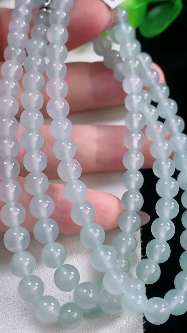 天然A货翡翠种飘花圆珠项链，尺寸6-108颗，重量:43.12g11月28日
工厂直销收藏佳品,种好
