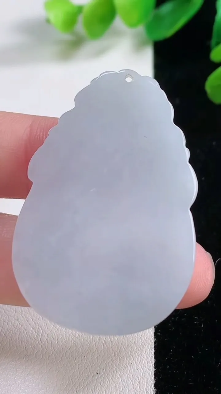 天然A货翡翠复古牌吊坠，尺寸 45-30.7-4.6，重:14.38g
11月28日