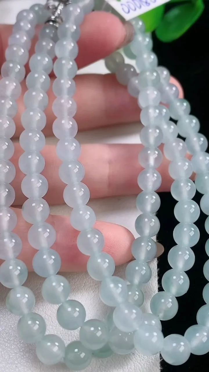 天然A货翡翠种飘花圆珠项链，尺寸6-108颗，重量:43.12g11月28日
工厂直销收藏佳品,种好水足，色泽均匀，有种有色，上手高大气！