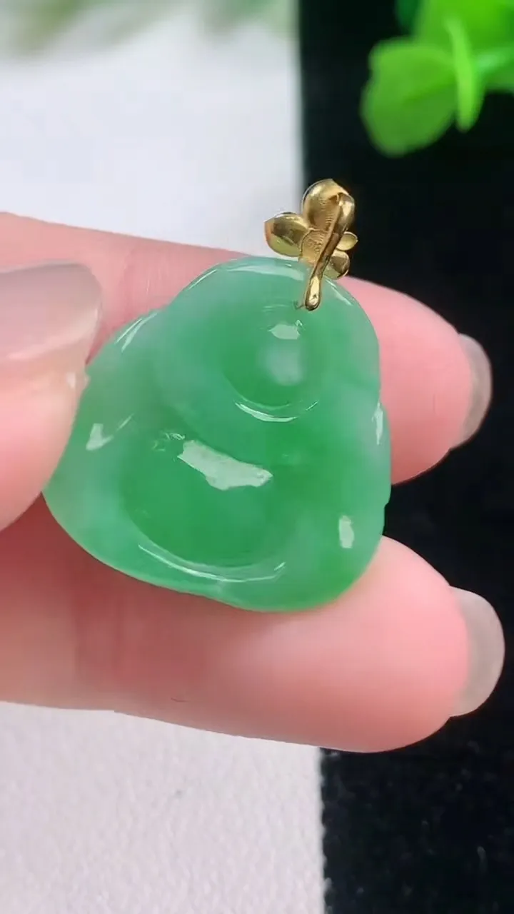 天然A货翡翠佛公吊坠，尺寸20-21.8-5.2，重量:4.01g
11月28日