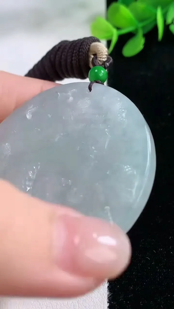 天然A货翡翠山水牌吊坠，尺寸50.5-5.3，重量:35.14g
11月28日