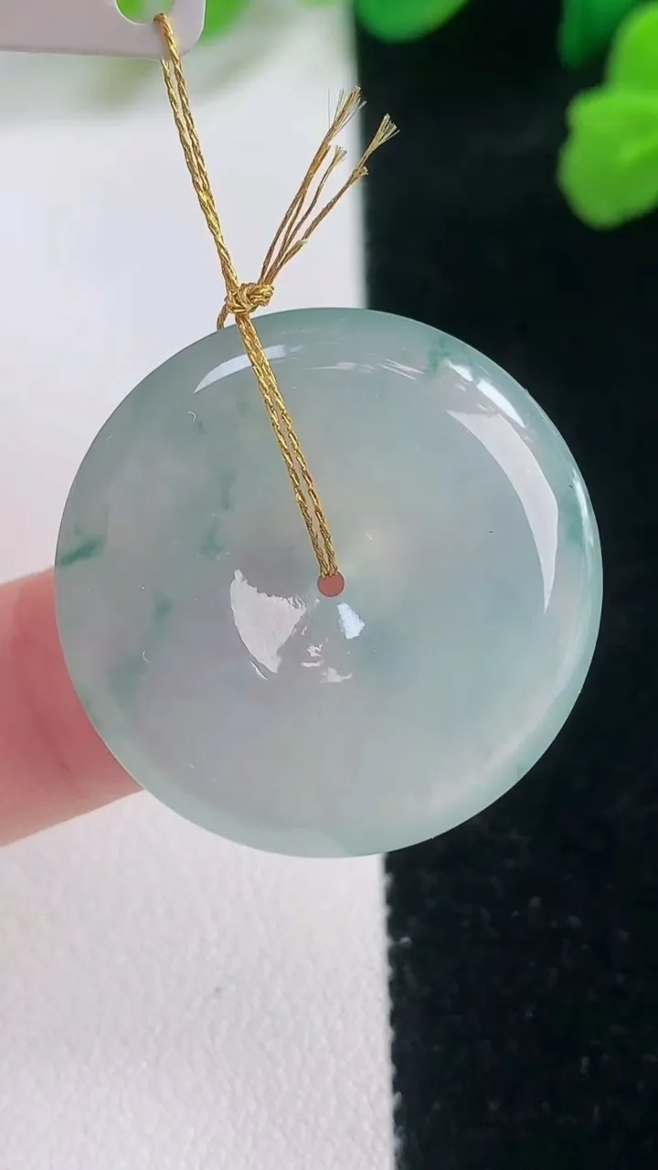 天然A货翡翠冰种飘花平安扣吊坠，尺寸26-5.7，重量:9.37g
11月28日