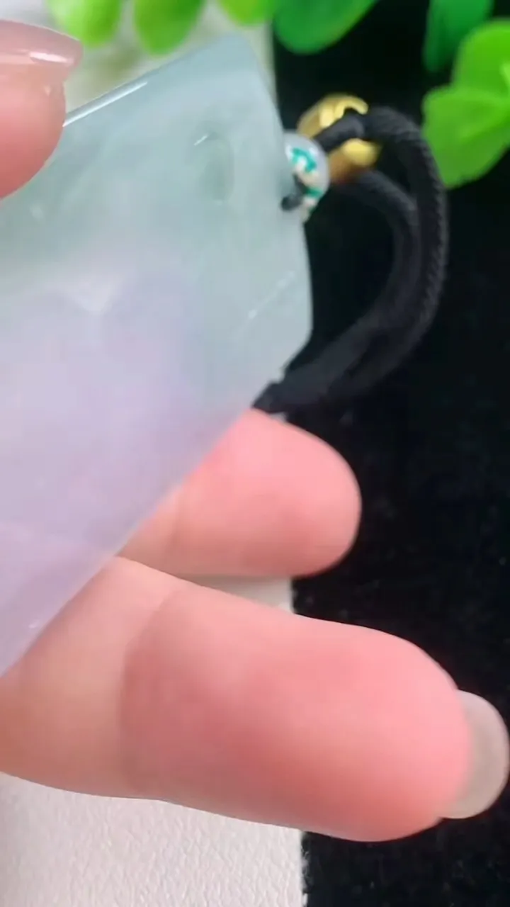 天然A货翡翠冰种紫罗兰飘花大日如来吊坠，尺寸57-35.3-4.7，重量:26.40g
11月28日