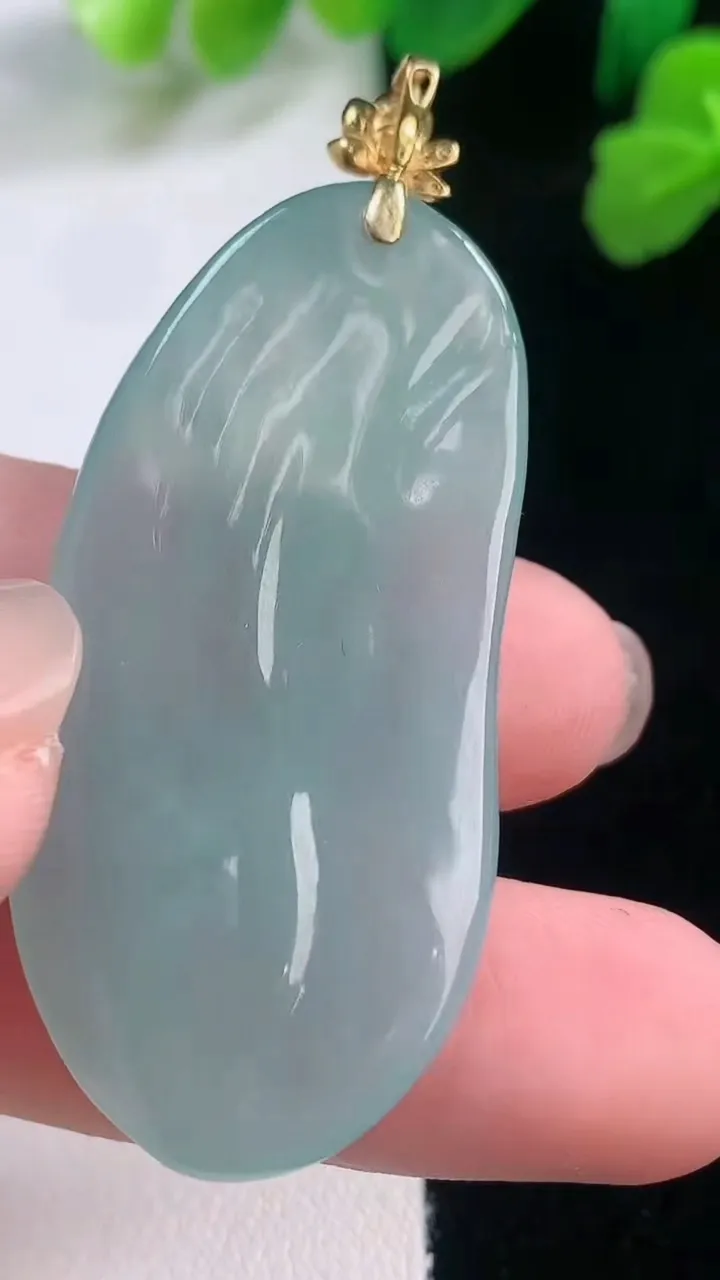 天然A货翡翠悟道吊坠，尺寸46-22.5-5.4，重量:12.80g
11月28日