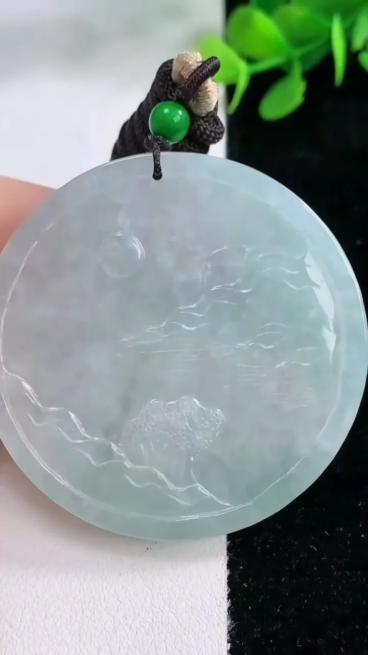 天然A货翡翠山水牌吊坠，尺寸50.5-5.3，重量:35.14g
11月28日