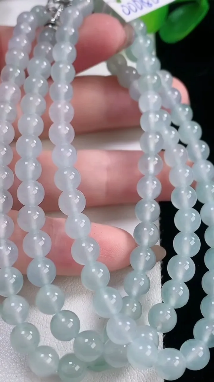 天然A货翡翠种飘花圆珠项链，尺寸6-108颗，重量:43.12g11月28日
工厂直销收藏佳品,种好水足，色泽均匀，有种有色，上手高大气！