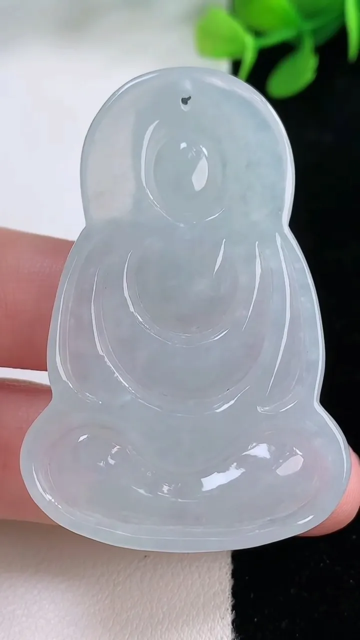 天然A货翡翠大日如来吊坠，尺寸52.6-35.4-7，重量:21.15g
11月29日