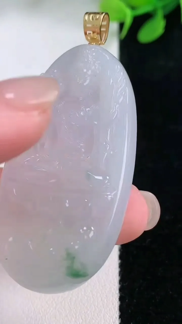 天然A货翡翠18K金飘花虚空藏菩萨吊坠，尺寸49.4-27-6.3，重量:19.52g
11月29日