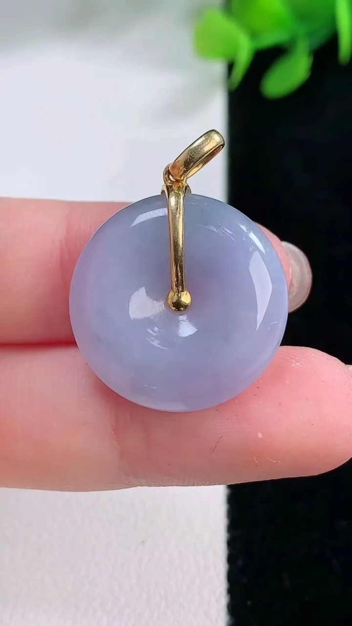 天然A货翡翠18K金紫罗兰平安扣吊坠，尺寸21.5-5，重量:5.66g
11月29日