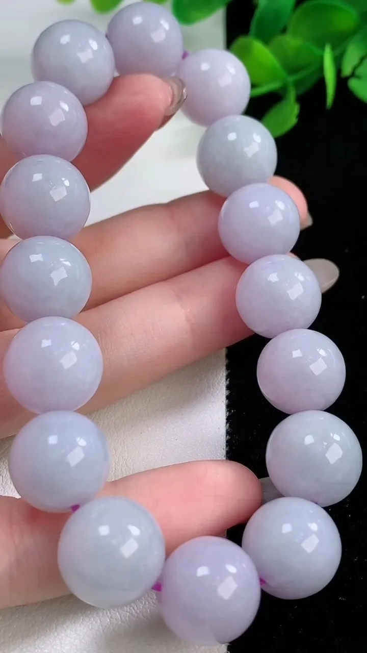 天然A货翡翠紫罗兰圆珠手串，尺寸13-16颗，重量:64.66g11月29日
工厂直销收藏佳品,种好