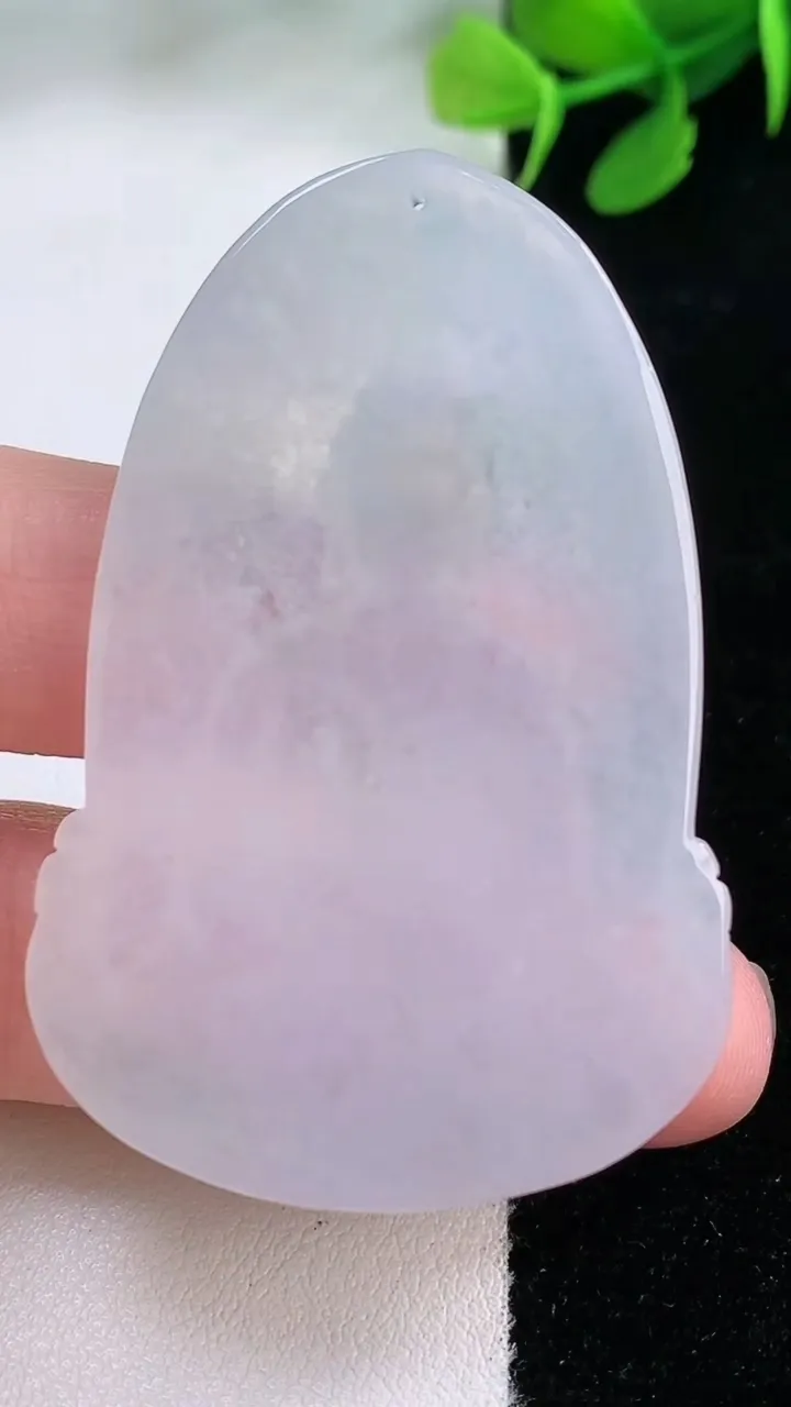 天然A货翡翠紫罗兰观音菩萨吊坠，尺寸54.8-35.7-5.4，重量:21.20g
11月29日