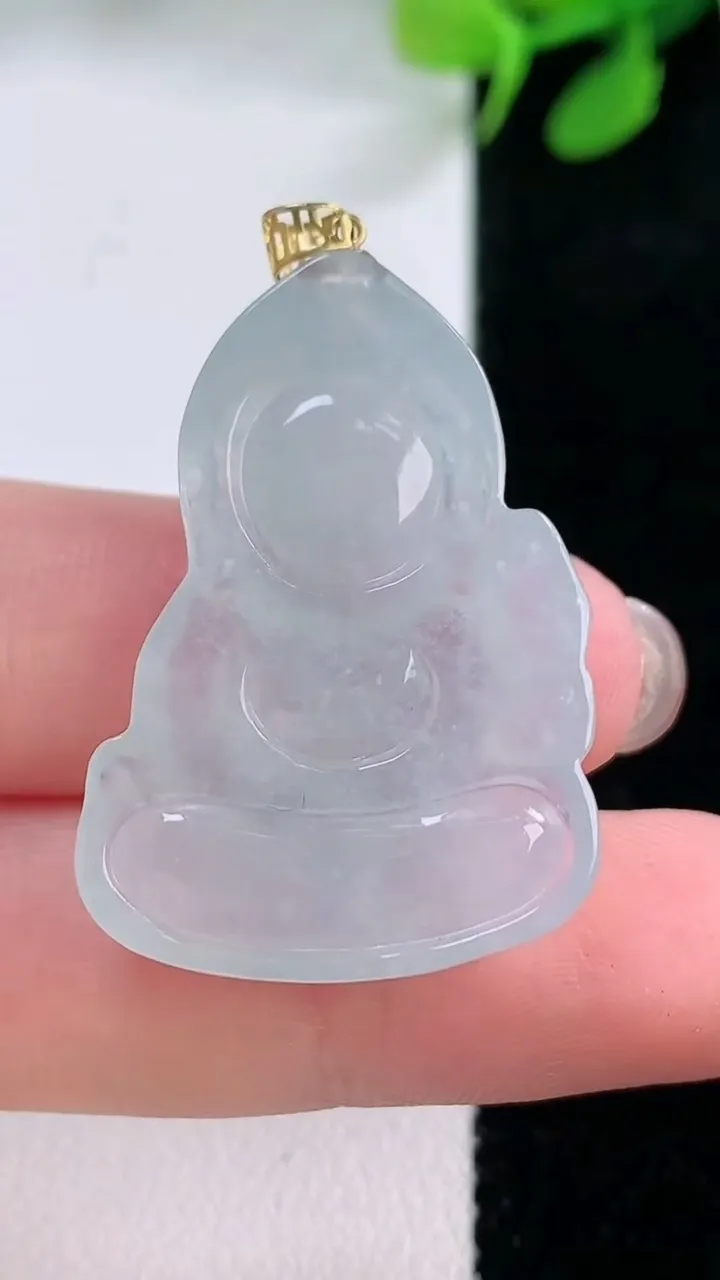 天然A货翡翠种白冰宝宝佛吊坠，尺寸33.2-23.2-5，重量:6.45g
11月29日