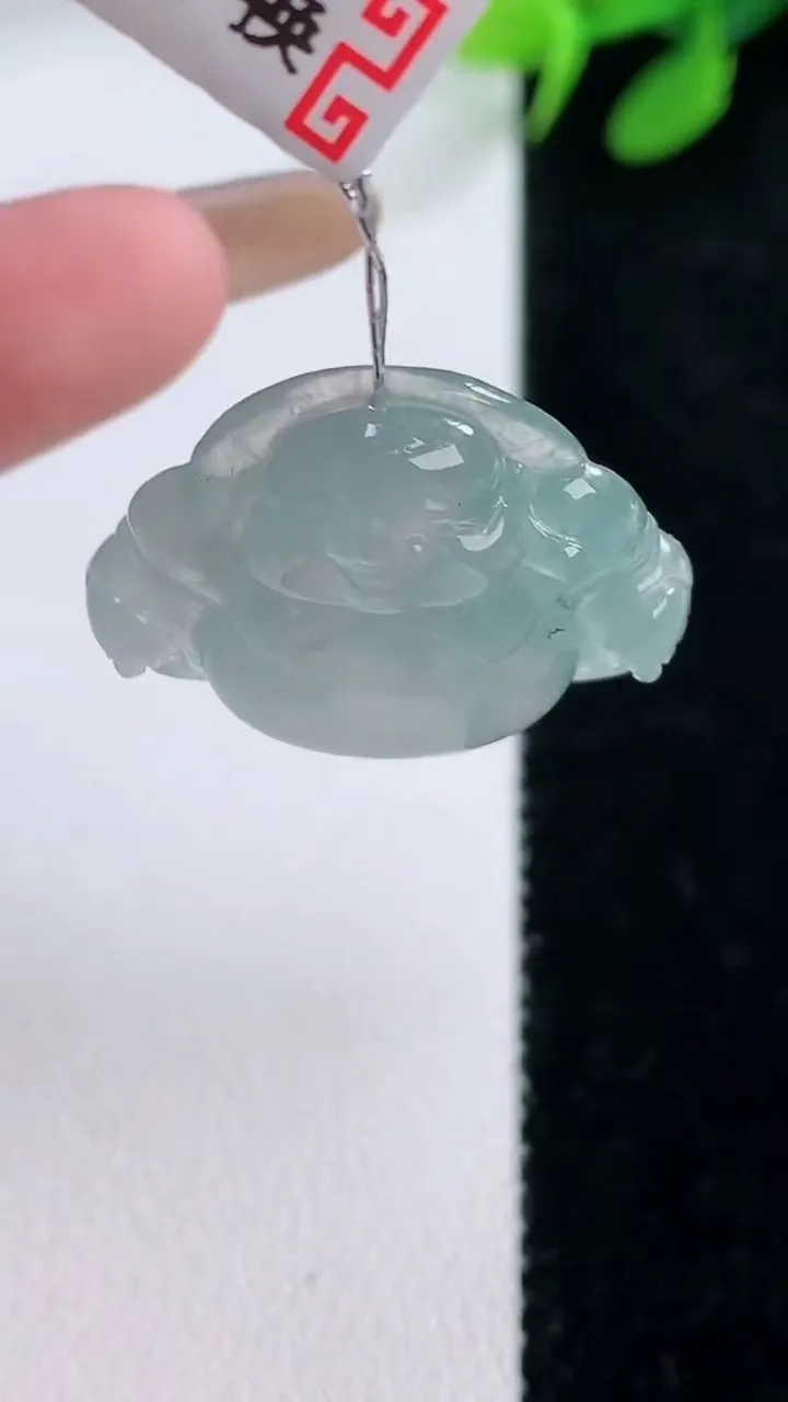 天然A货翡翠冰种飘花佛公吊坠，尺寸21-25.2-6.3，重量:5.25g
11月29日