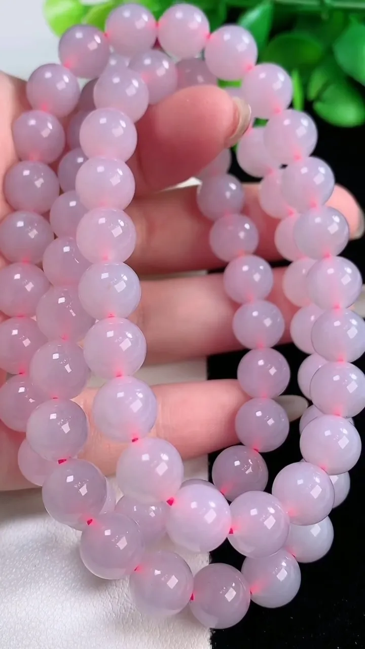 天然A货翡翠紫罗兰圆珠项链，尺寸9-68颗，重量:89.39g11月29日
工厂直销收藏佳品,种好水足，色泽均匀，有种有色，上手高大气！