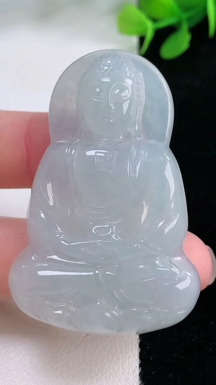 天然A货翡翠大日如来吊坠，尺寸52.6-35.4-7，重量:21.15g
11月29日