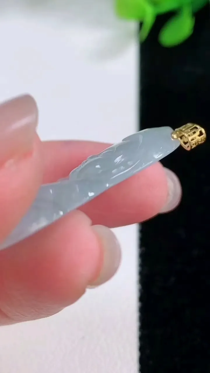 天然A货翡翠种白冰宝宝佛吊坠，尺寸33.2-23.2-5，重量:6.45g
11月29日