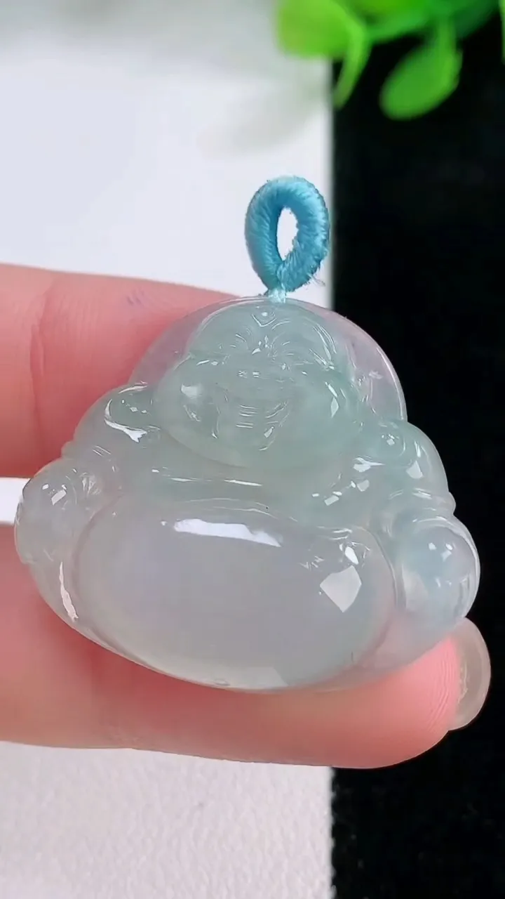 天然A货翡翠佛公吊坠，尺寸26.6-31.2-6.3，重量:8.30g
11月29日