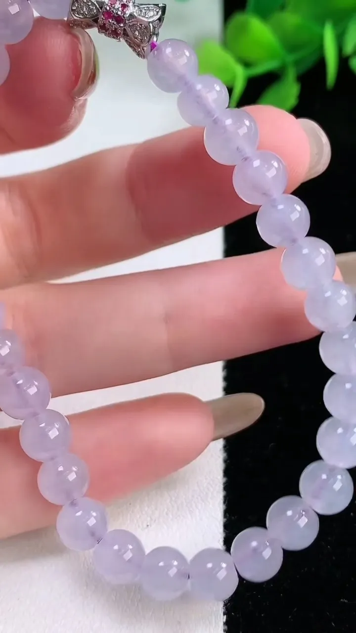 天然A货翡翠紫罗兰圆珠手串，尺寸6.5-29颗，重量:15.12g11月29日
工厂直销收藏佳品,种好水足，色泽均匀，有种有色，上手高大气！