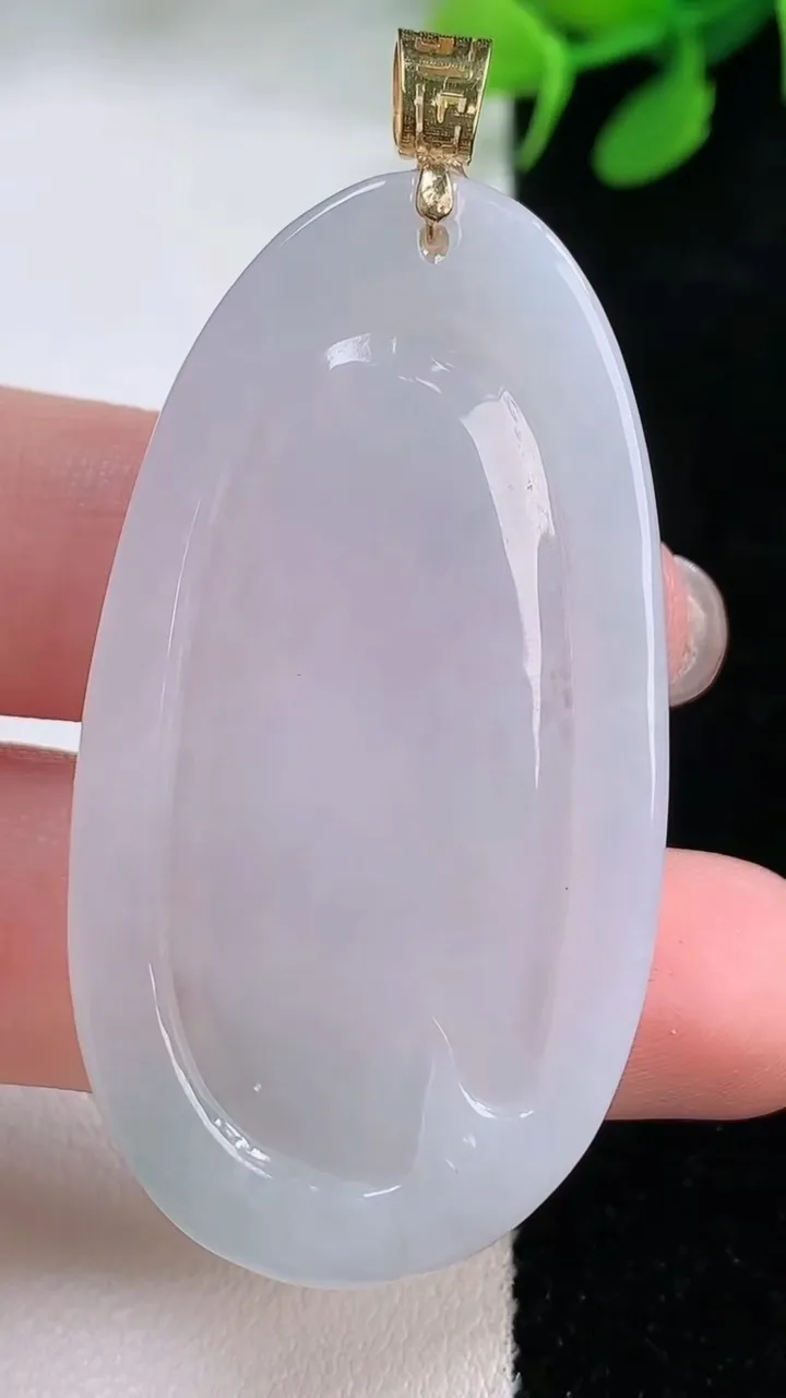 天然A货翡翠18K金飘花虚空藏菩萨吊坠，尺寸49.4-27-6.3，重量:19.52g
11月29日