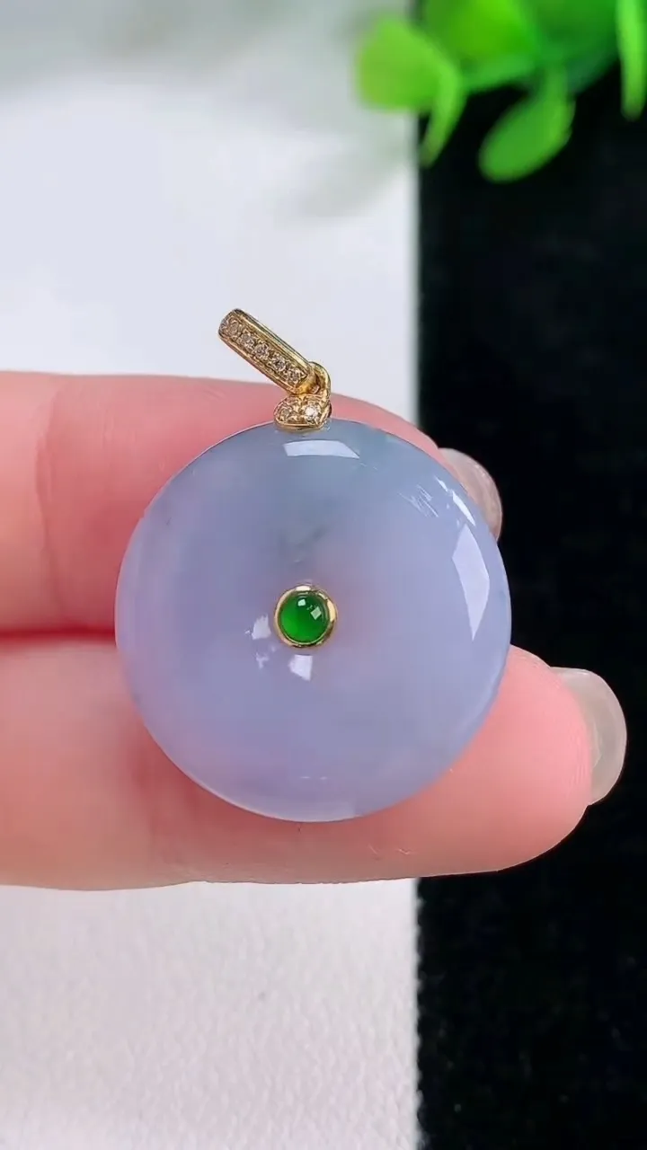 天然A货翡翠18K金紫罗兰平安扣吊坠，尺寸21.5-5，重量:5.66g
11月29日