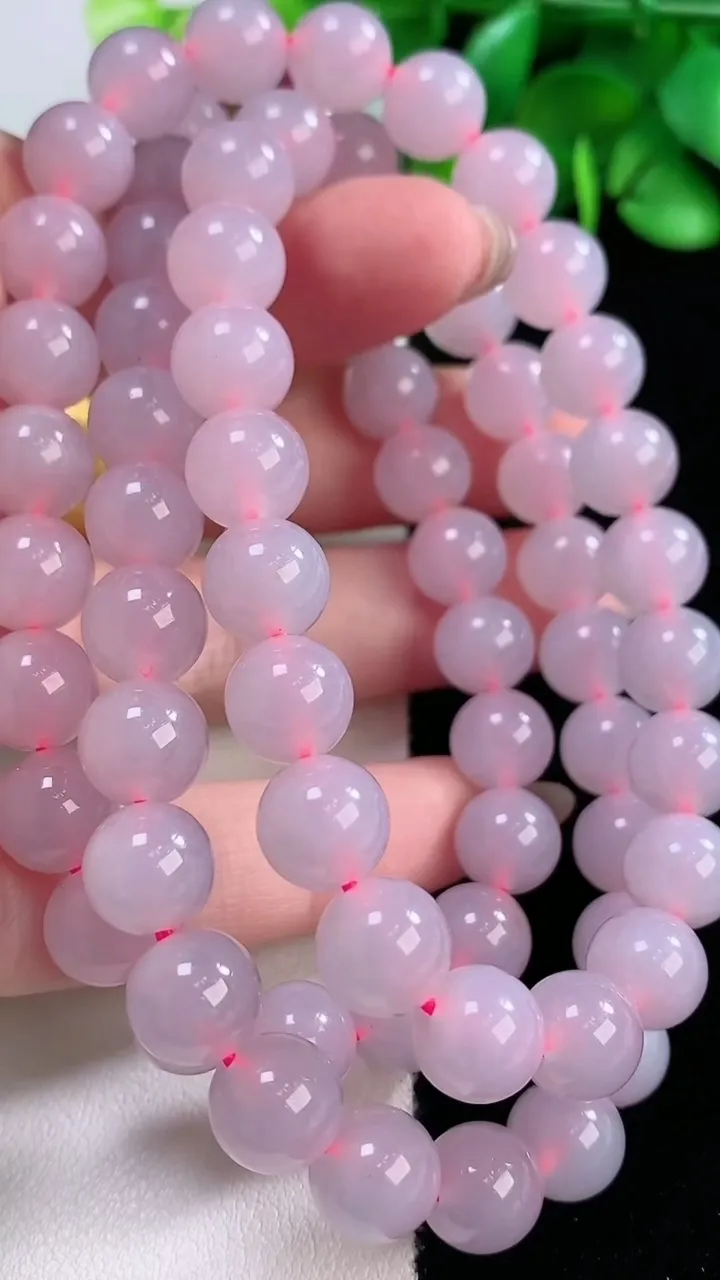 天然A货翡翠紫罗兰圆珠项链，尺寸9-68颗，重量:89.39g11月29日
工厂直销收藏佳品,种好水足，色泽均匀，有种有色，上手高大气！