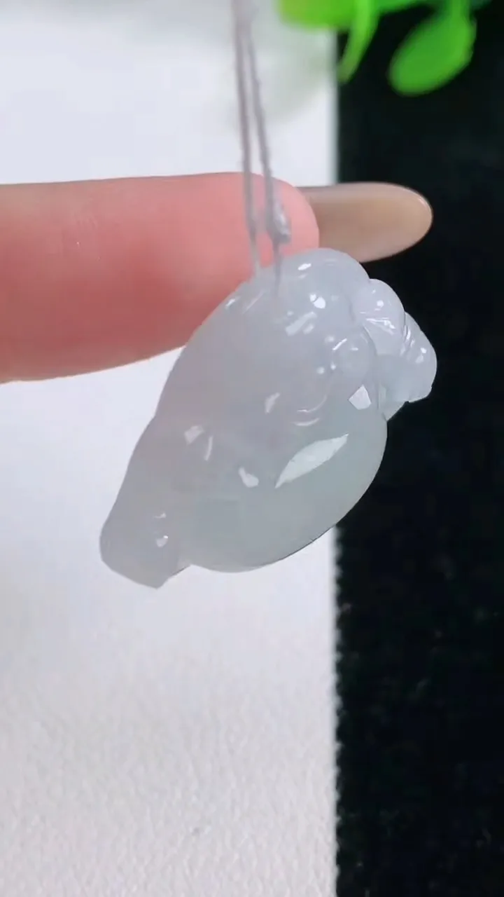 天然A货翡翠佛公吊坠，尺寸23-26.2-5.8，重量:5.47g
11月29日