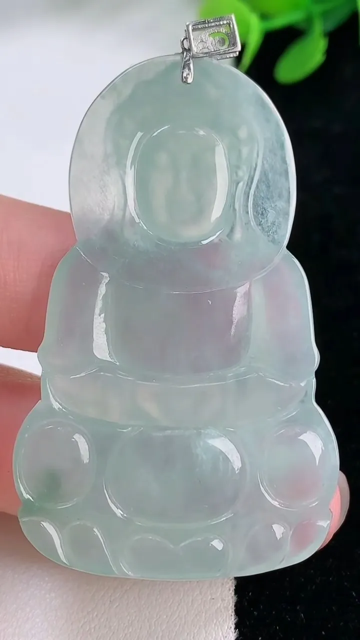 天然A货翡翠观音菩萨吊坠，尺寸55.3-34.3-4.4，重量:15.96g
11月29日