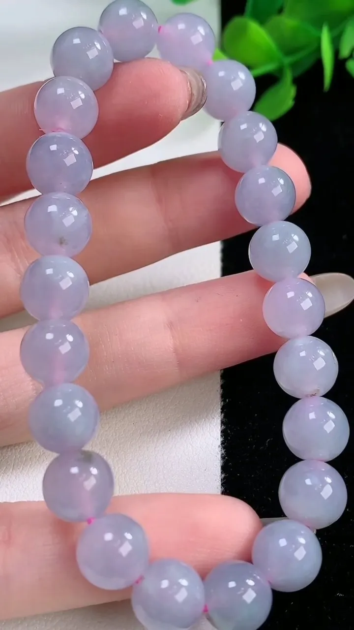 天然A货翡翠紫罗兰圆珠手串，尺寸8.8-22颗，重量:27.40g11月29日
工厂直销收藏佳品,种好水足，色泽均匀，有种有色，上手高大气！
