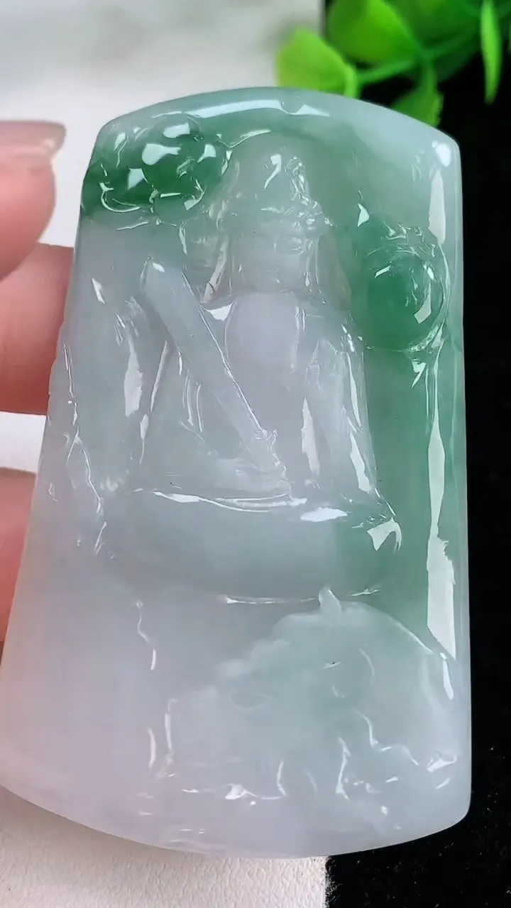 天然A货翡翠文殊菩萨吊坠，尺寸67.4-39.5-3.5，重量:25.85g
11月29日