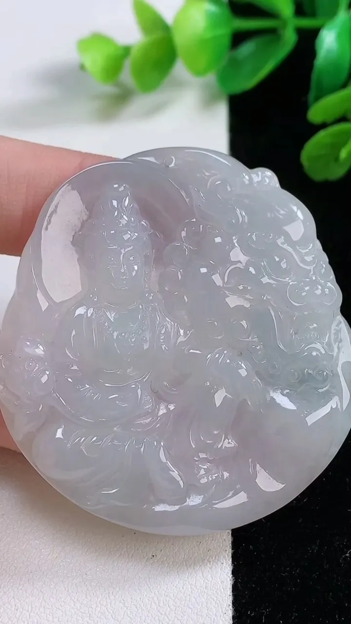 天然A货翡翠白冰文殊菩萨吊坠，尺寸 53-50-6，重:29.67g
11月29日