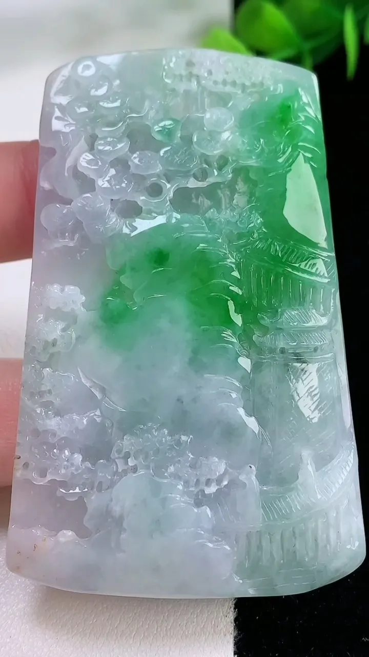 天然A货翡翠山水牌吊坠，尺寸67.5-41.7-6，重量:36.44g
11月29日