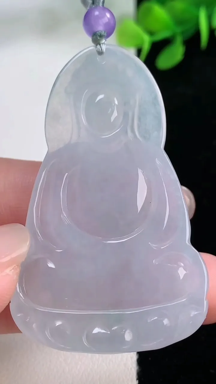 天然A货翡翠观音菩萨吊坠，尺寸56-33.4-5.8，重量:20.26g
11月29日