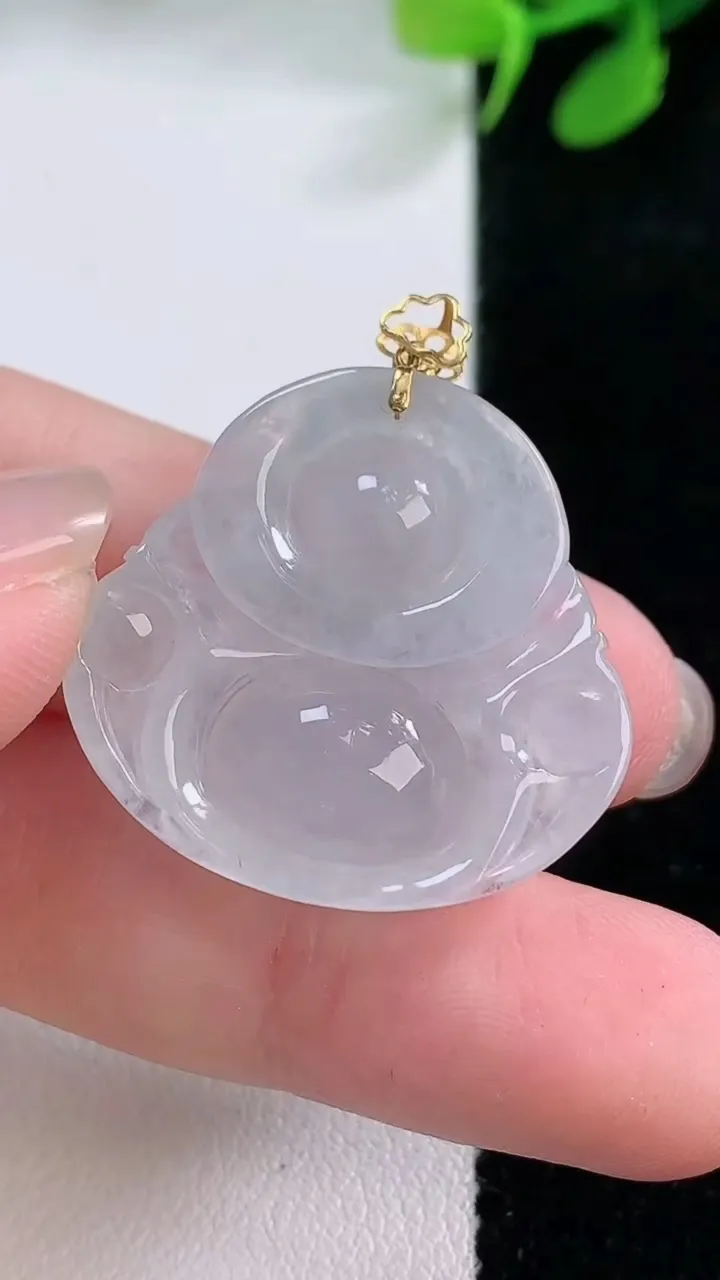 天然A货翡翠种白冰佛公吊坠，尺寸26.3-27.6-6.6，重量7.11g
11月29日