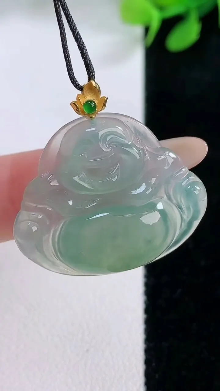 天然A货翡翠佛公吊坠，尺寸24.8-29.2-5，重量:5.21g
11月29日