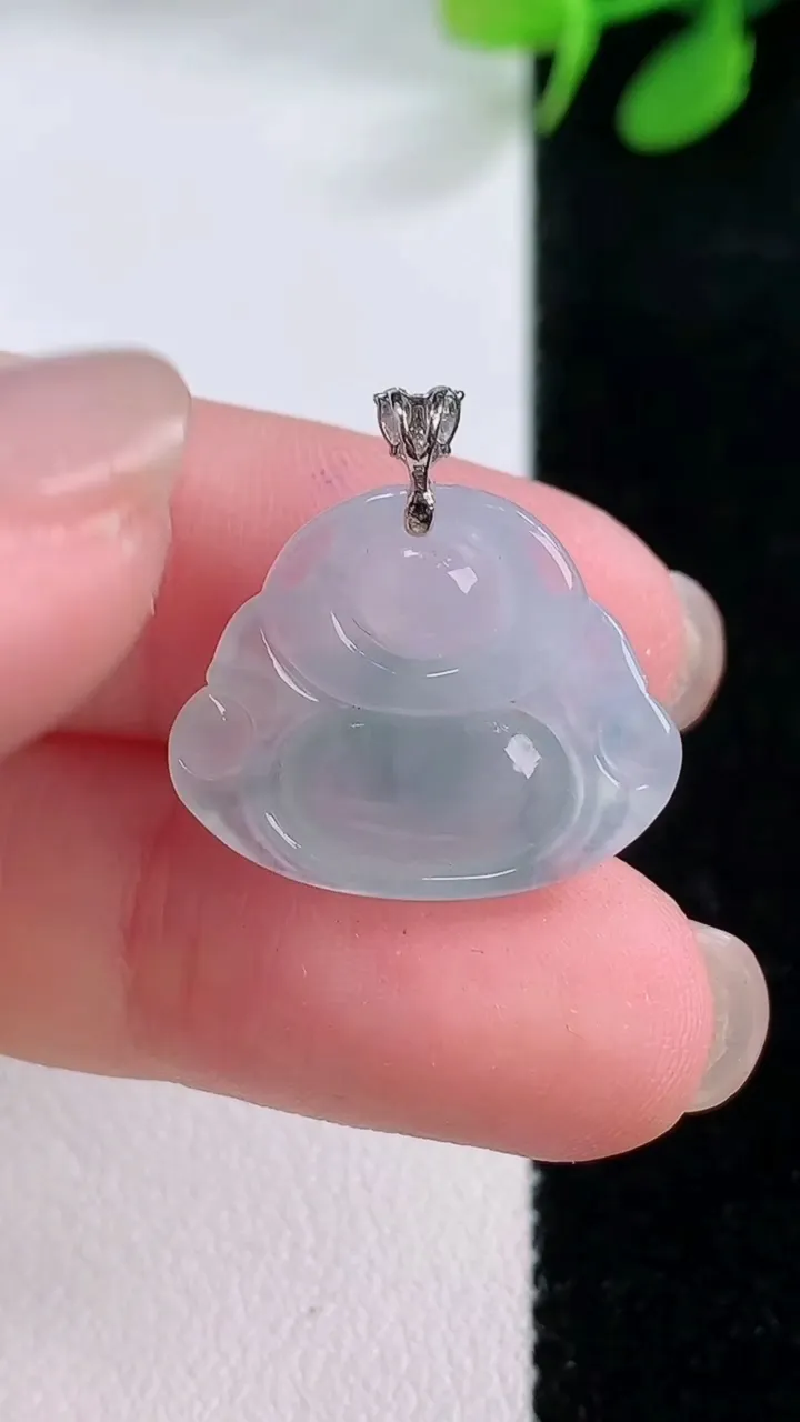 天然A货翡翠种飘花佛公吊坠，尺寸16.4-20.5-5.6，重量:2.81g
11月29日