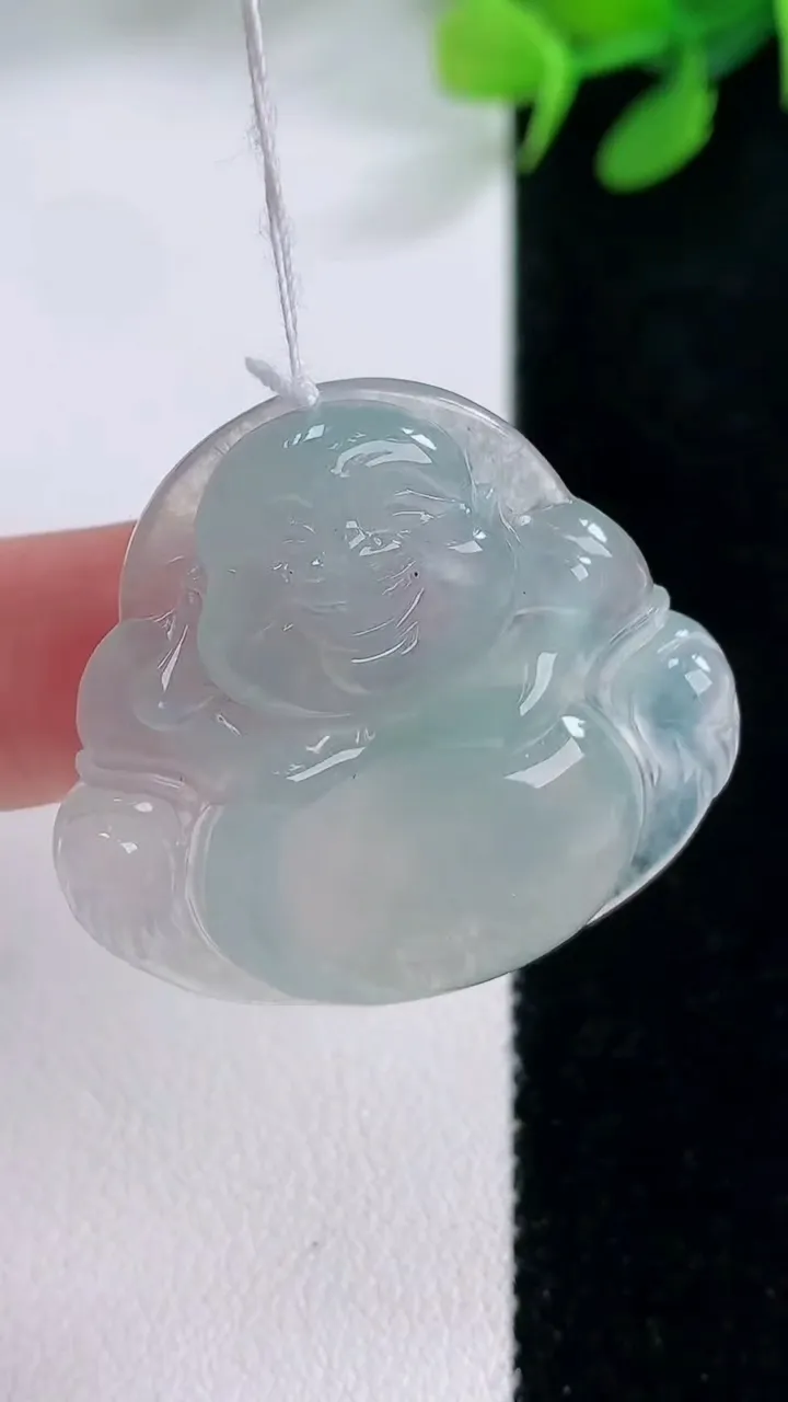 天然A货翡翠佛公吊坠，尺寸31-32.8-5.6，重量:9.24g
11月29日