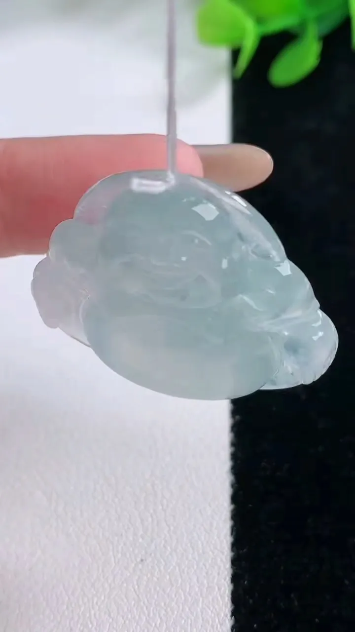 天然A货翡翠佛公吊坠，尺寸31-32.8-5.6，重量:9.24g
11月29日