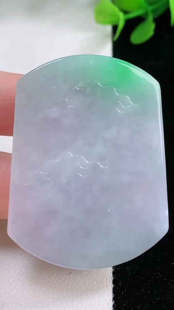 天然A货翡翠山水牌吊坠，尺寸50-37.8-5.7，重量:27.93g
11月29日