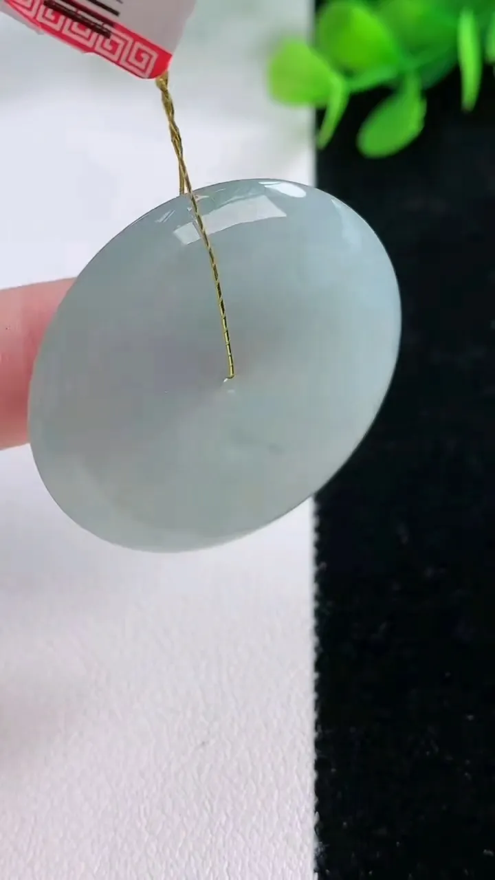 天然A货翡翠飘花平安扣吊坠，尺寸35-5.7，重量:14.79g
11月29日