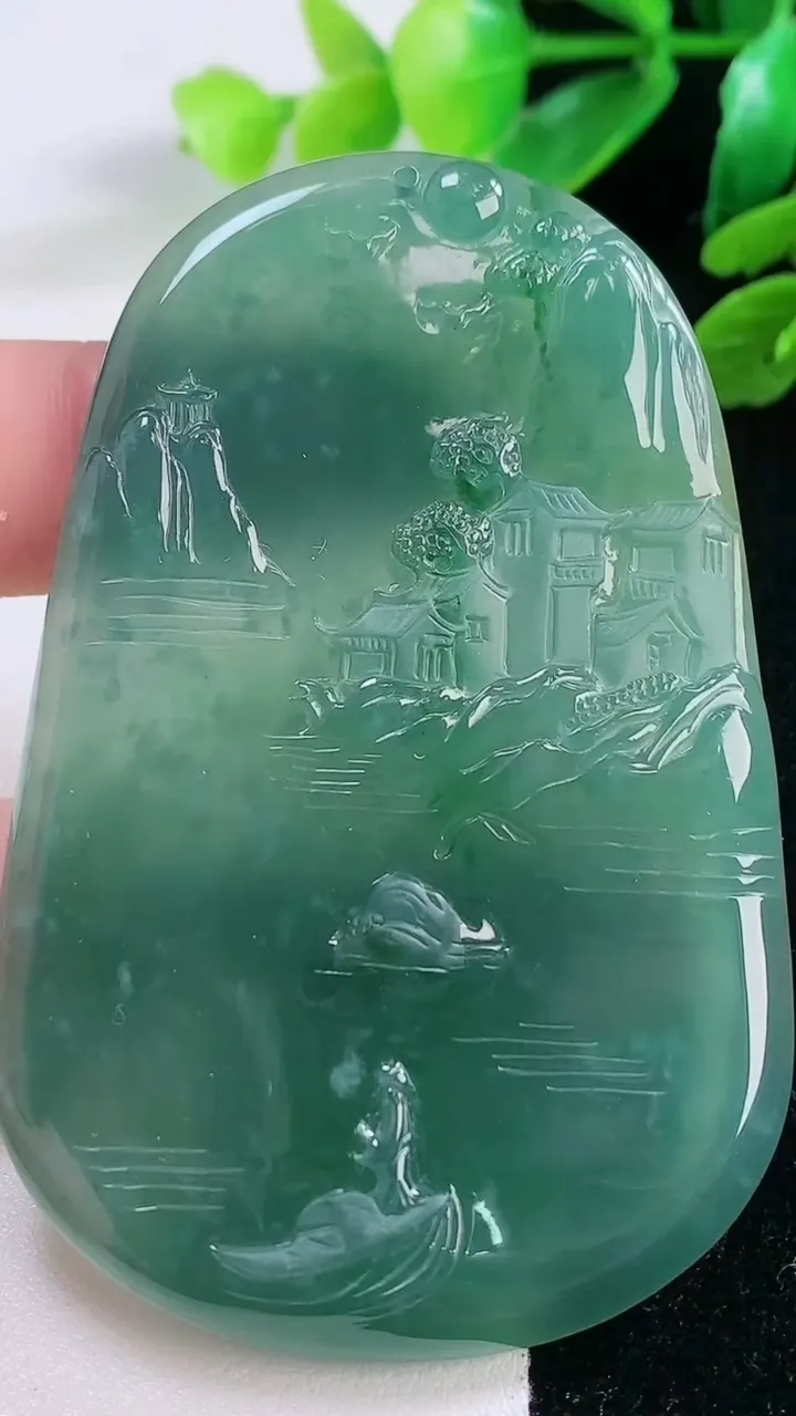 天然A货翡翠山水牌吊坠，尺寸 71.6-46.5-6.2，重:44.48g
11月29日