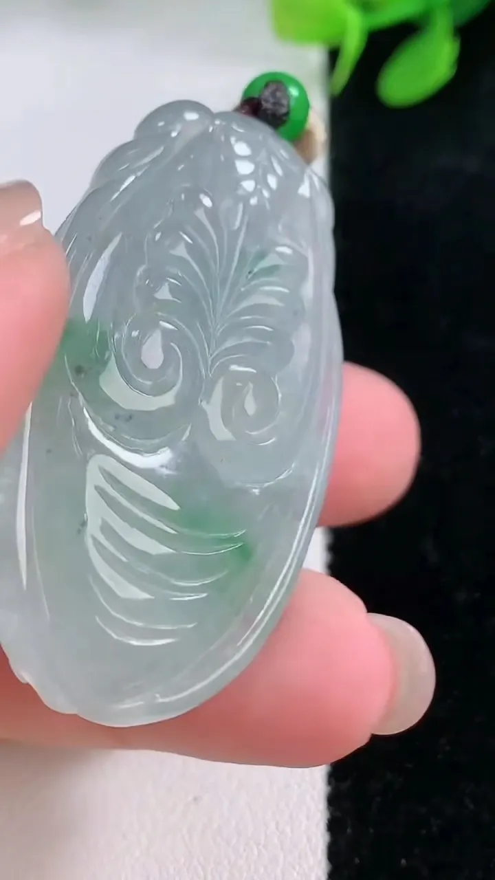 天然A货翡翠一鸣惊人吊坠，尺寸44-25-12，重量:29.81g
11月29日