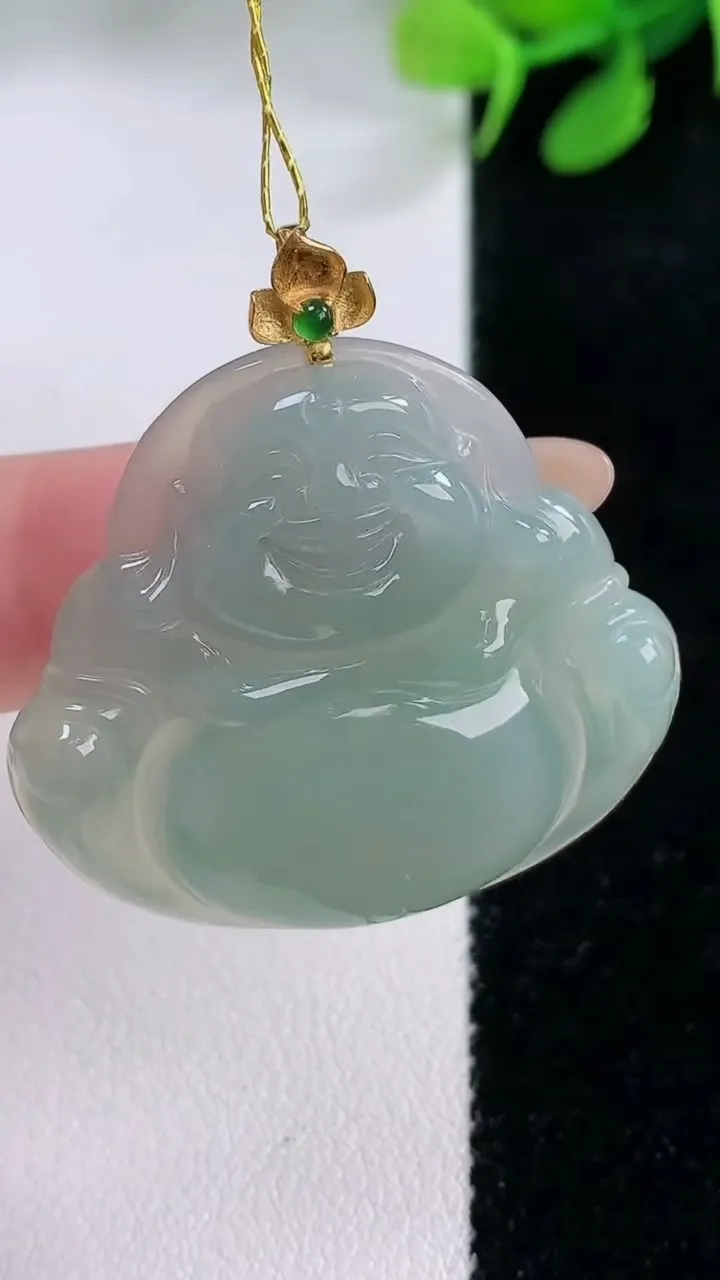 天然A货翡翠佛公吊坠，尺寸31.7-34.8-5.4，重量:9.33g
11月29日